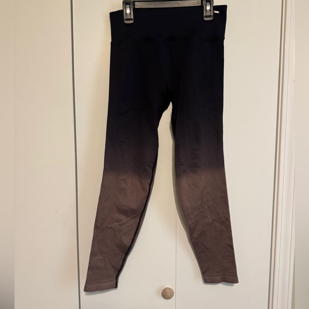 VS Pink Active Gradient Leggings in Black and Brown